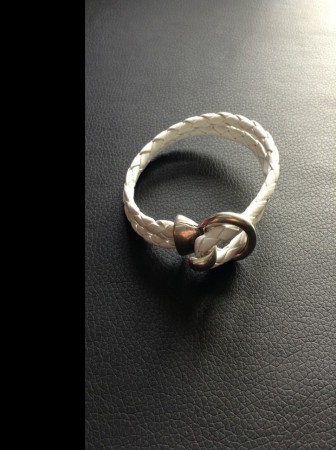 Pulseira em pele branca Cód. P8