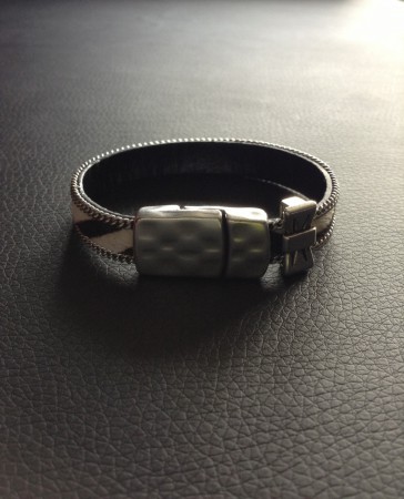 Pulseira em pele de vaca Cód. P9