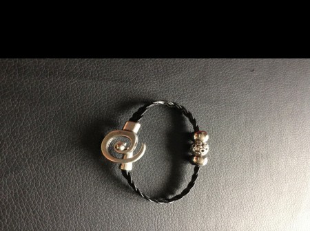 Pulseira em pele preta Cód. P10