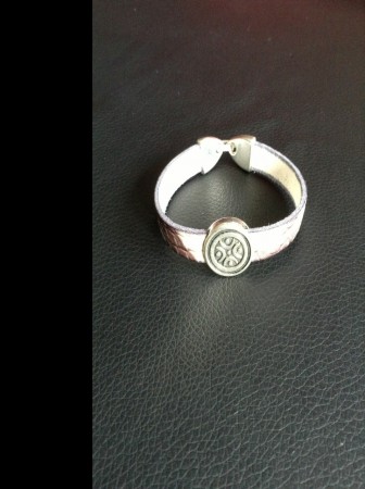 Pulseira em pele cinza Cód. P11