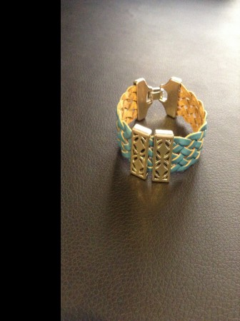 Pulseira em pele azul Cód. P18
