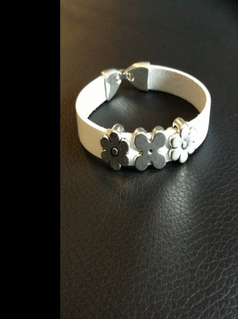 Pulseira com flores Cód. P20
