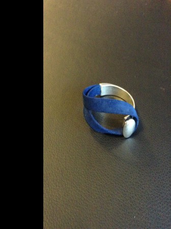 Pulseira em pele azul Cód. P25